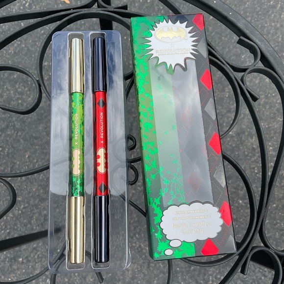 💄Revolution x Batman Harley Quinn and Poison Ivy Eyeliner Duo - Picture 3 of 7